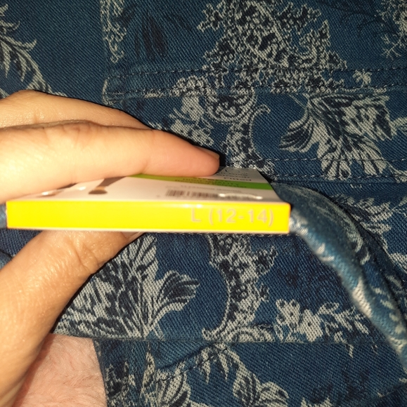 Women’s Time and Tru Denim Jeggings - NWT - Picture 2 of 7